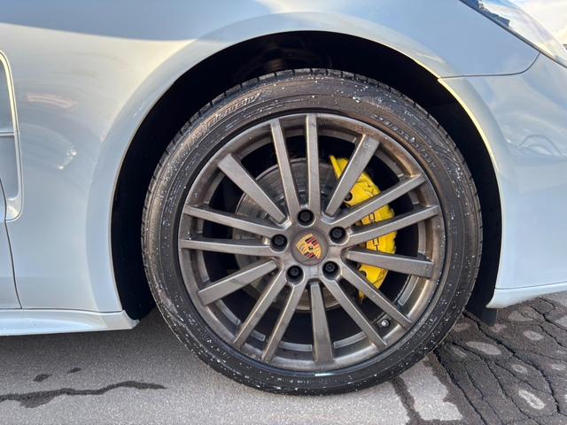 2018 Porsche Panamera 4