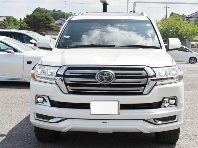 2018 Toyota Land Cruiser ZX LC200