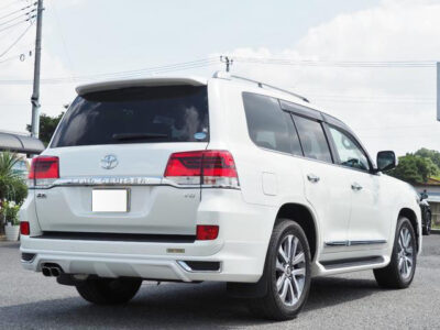 2018 Toyota Land Cruiser ZX LC200