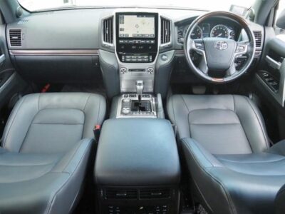 2018 Toyota Land Cruiser ZX LC200
