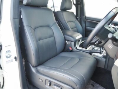 2018 Toyota Land Cruiser ZX LC200