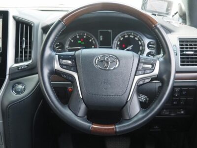 2018 Toyota Land Cruiser ZX LC200