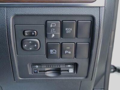 2018 Toyota Land Cruiser ZX LC200