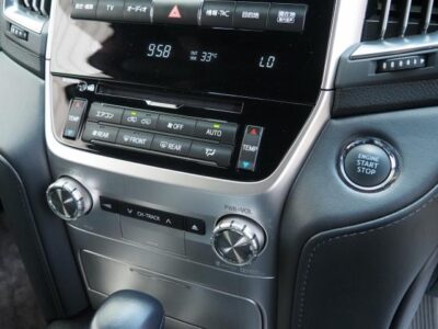 2018 Toyota Land Cruiser ZX LC200