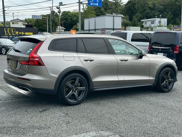 2020 VOLVO V60 CROSS COUNTRY T5 AWD PRO