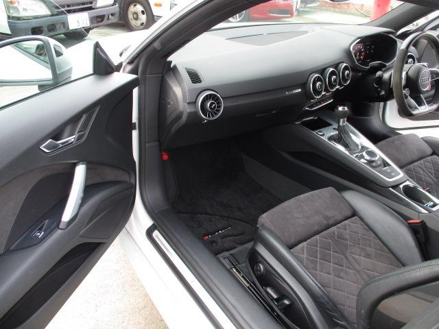 2018 AUDI TT RS