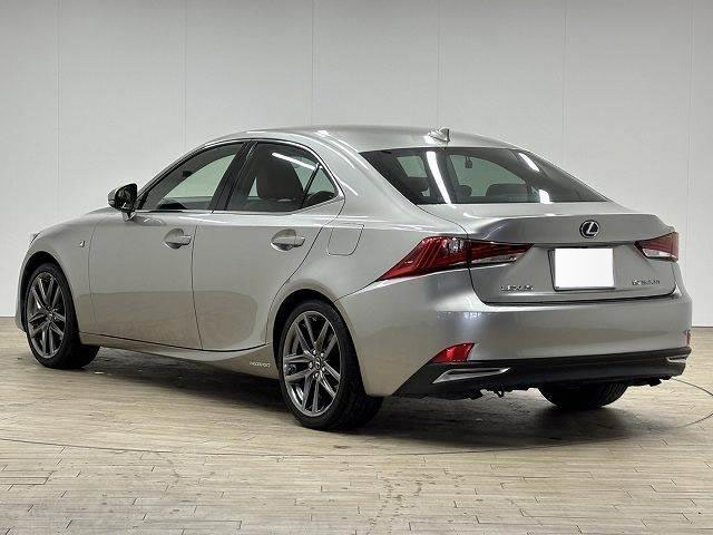 2018 LEXUS IS300h F SPORT