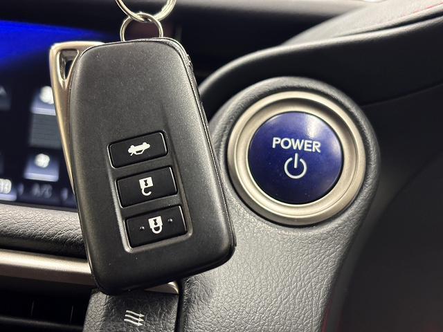 2018 LEXUS IS300h F SPORT