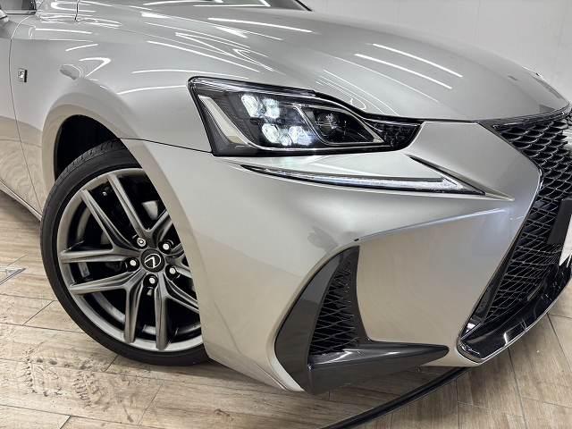 2018 LEXUS IS300h F SPORT