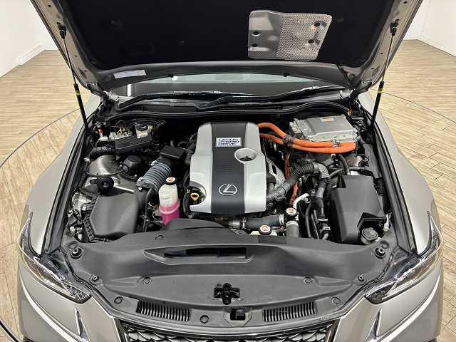 2018 LEXUS IS300h F SPORT