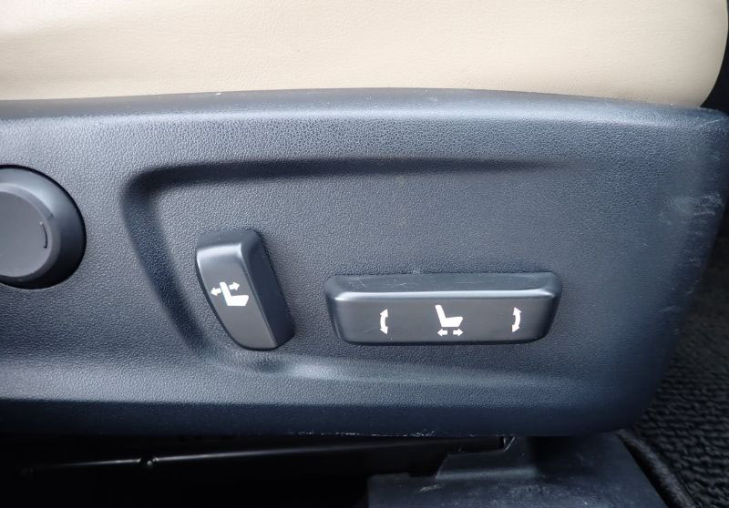 2018 LEXUS IS300h