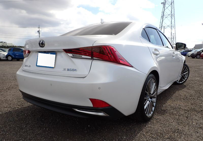 2018 LEXUS IS300h