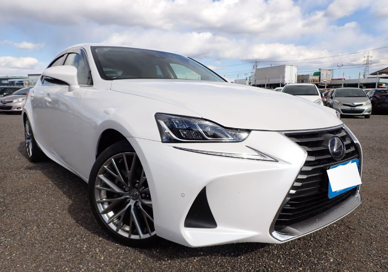 2018 LEXUS IS300h