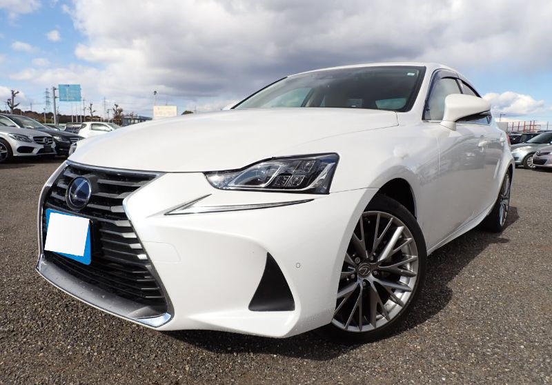 2018 LEXUS IS300h