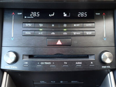 2018 LEXUS IS300h