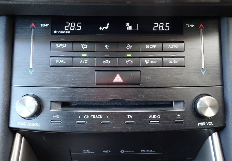 2018 LEXUS IS300h