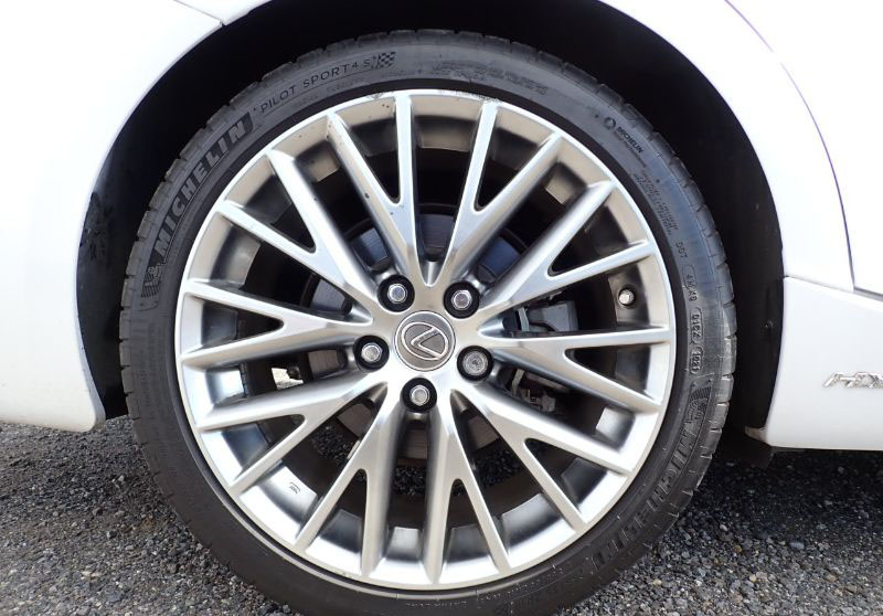 2018 LEXUS IS300h