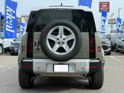 2023 Land Rover Defender 90SE P300