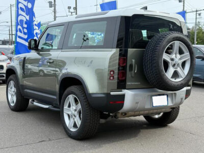 2023 Land Rover Defender 90SE P300