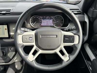 2023 Land Rover Defender 90SE P300