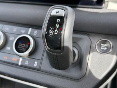 2023 Land Rover Defender 90SE P300