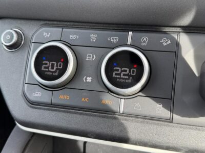 2023 Land Rover Defender 90SE P300