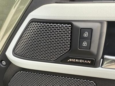 2023 Land Rover Defender 90SE P300