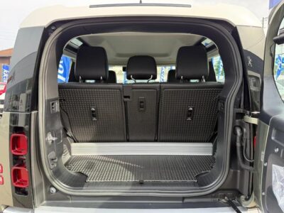 2023 Land Rover Defender 90SE P300