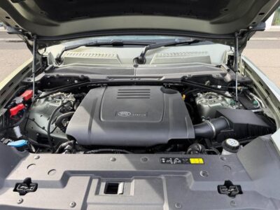 2023 Land Rover Defender 90SE P300