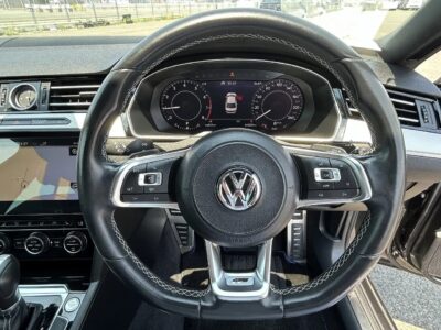 2019 Volkswagen Passat 2.0TSI R-Line