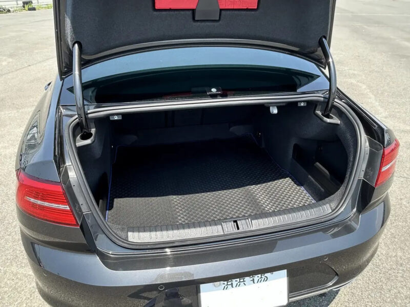 2019 Volkswagen Passat 2.0TSI R-Line