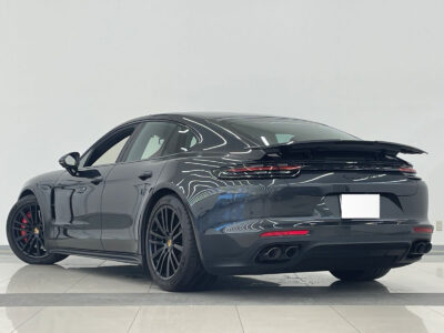 2019 Porsche Panamera GTS