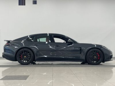 2019 Porsche Panamera GTS