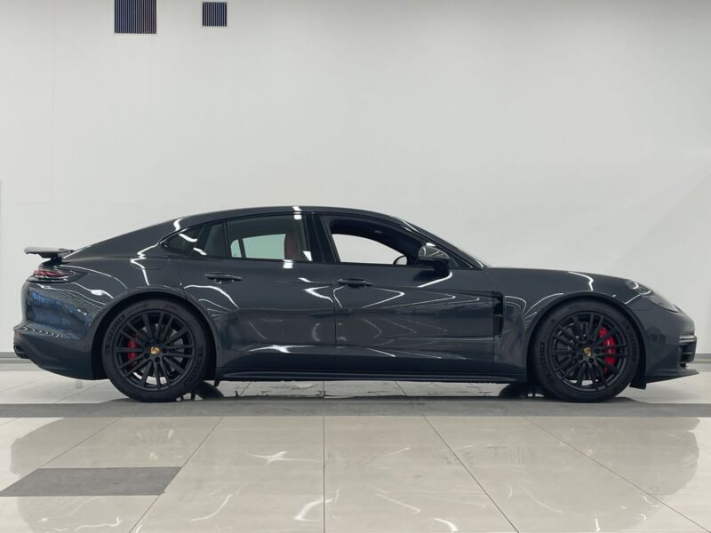 2019 Porsche Panamera GTS