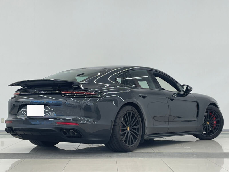 2019 Porsche Panamera GTS
