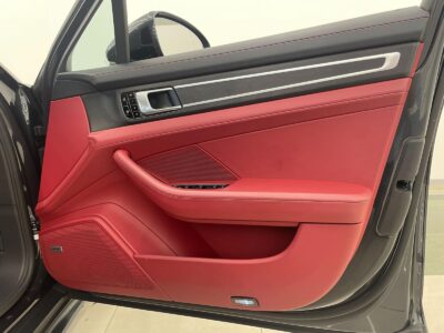 2019 Porsche Panamera GTS
