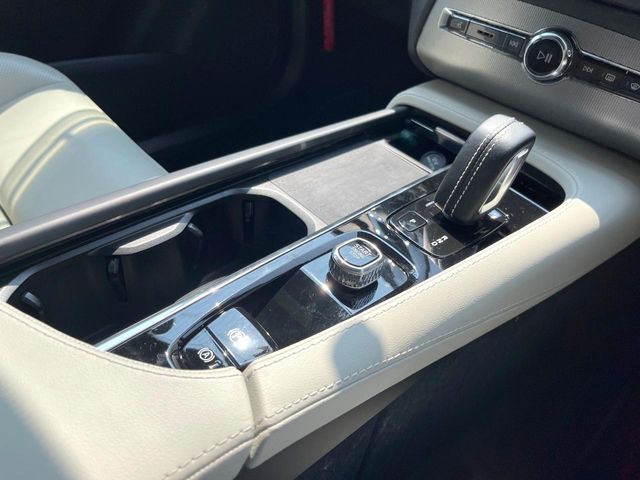 2022 VOLVO XC90 B6 AWD R-DESIGN