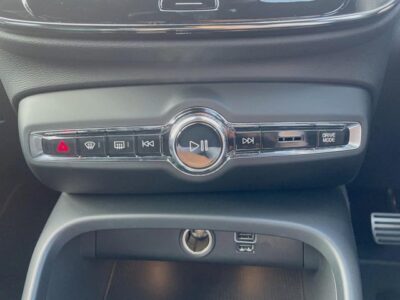 2018 VOLVO XC40 T4 AWD R-Design