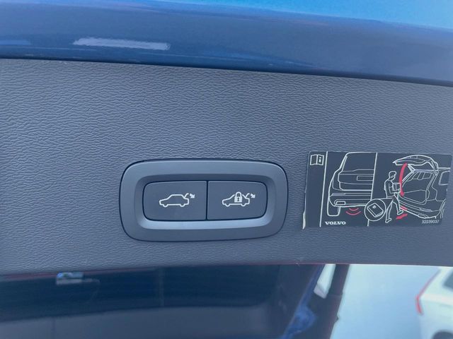 2018 VOLVO XC40 T4 AWD R-Design