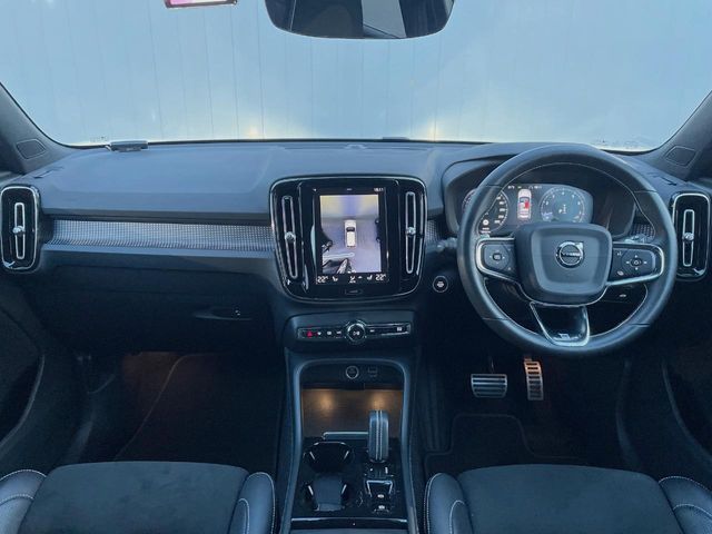 2018 VOLVO XC40 T4 AWD R-Design