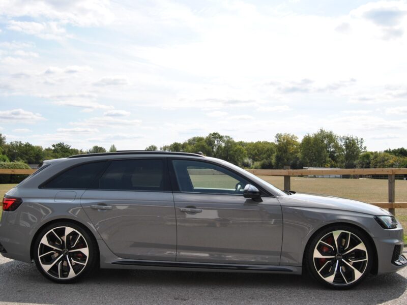 2018 AUDI RS4 AVANT QUATTRO