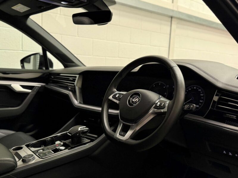 2019 Volkswagen Touareg 3.0 TDI V6 R-Line Tech Tiptronic 4Motion