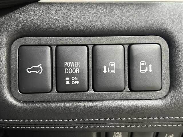 2020 Mitsubishi Delica D5 G Power Package 4WD