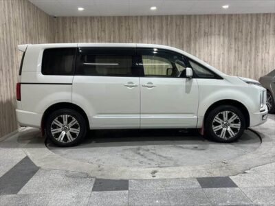 2020 Mitsubishi Delica D5 G Power Package 4WD