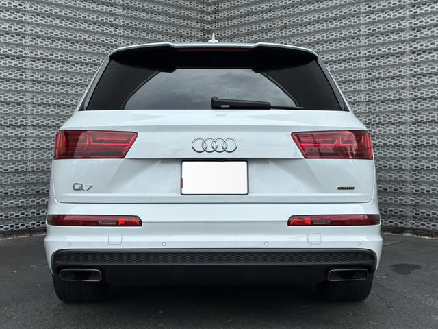 2018 AUDi Q7 55TFSI QUATTRO S-LINE