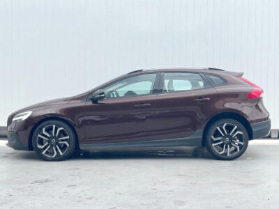 2019 VOLVO V40 CROSS COUNTRY T5 AWD TUCK EDITION