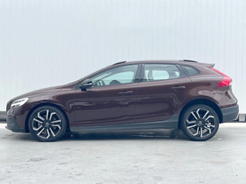 2019 VOLVO V40 CROSS COUNTRY T5 AWD TUCK EDITION
