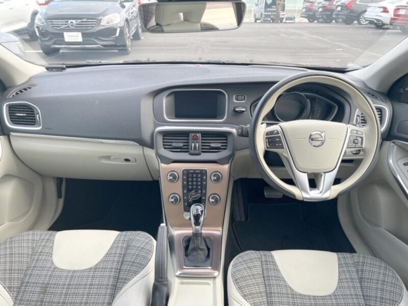2019 VOLVO V40 CROSS COUNTRY T5 AWD TUCK EDITION