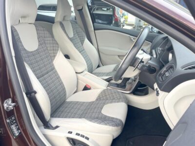 2019 VOLVO V40 CROSS COUNTRY T5 AWD TUCK EDITION