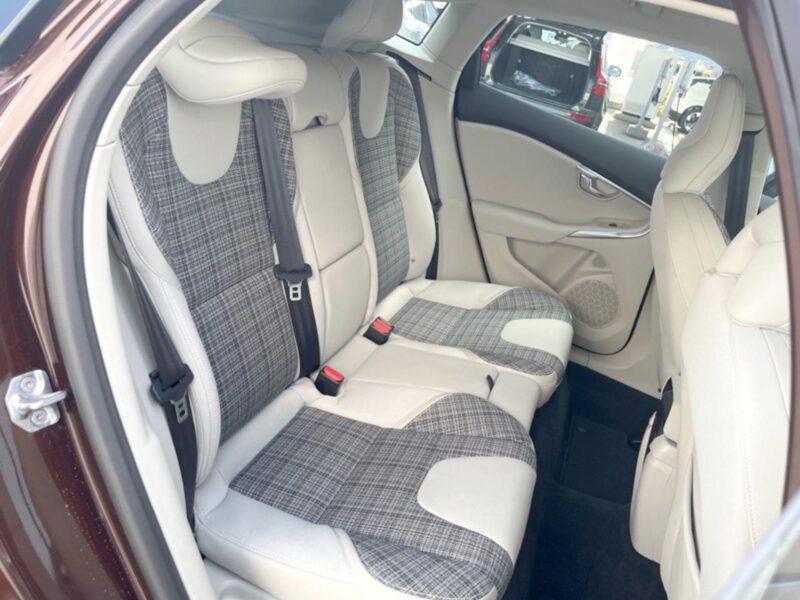 2019 VOLVO V40 CROSS COUNTRY T5 AWD TUCK EDITION